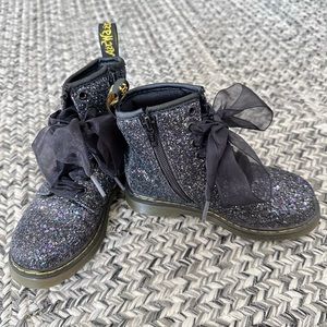 EUC Dr. Marten’s 1460 black glitter boots